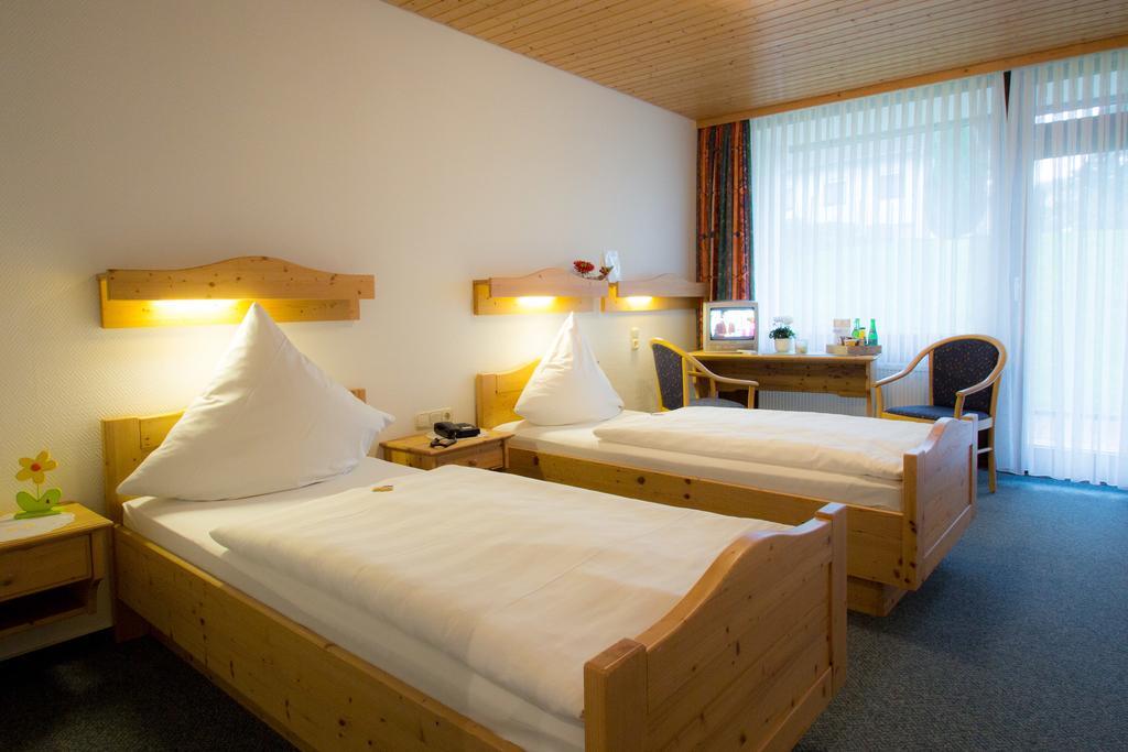 Hotel Am Lingelbach Knüllwald Pokoj fotografie